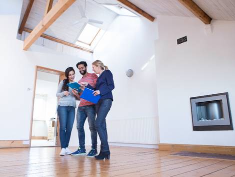 Wohnungsbesichtigung, Foto: iStock/Solstock