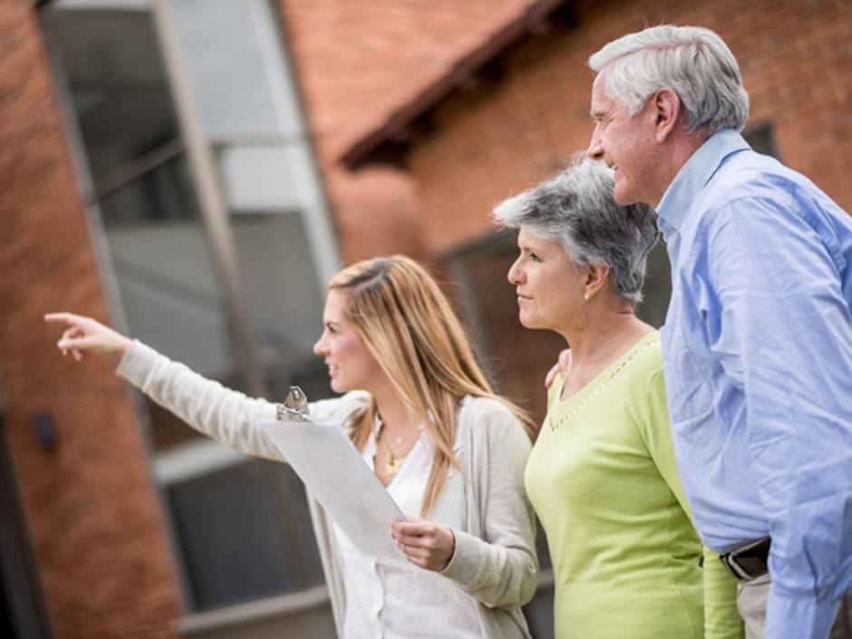 Immobilienvermittlung, Senioren, Foto: iStock/andresr