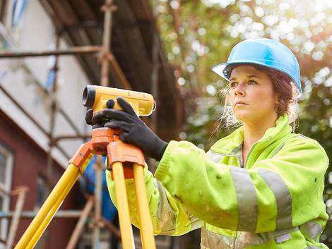 Immobilienwertermittlung, Gutachten, Foto: iStock.com / sturti