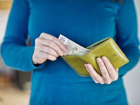 Unzulässige Formulierungen, unklare Formulierungen, Provision, Foto: iStock/Silvia Jansen