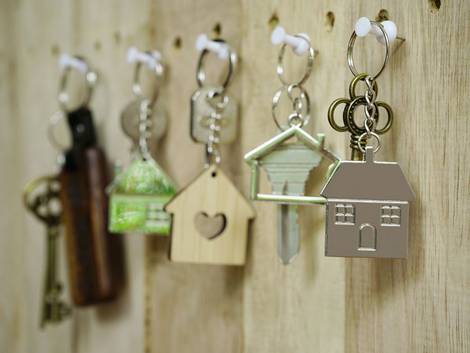 Wohnungsschlüssel, Vermieter, Foto: iStock.com/sundaemorning