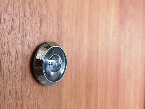 Einbruchschutz, Türspion, Foto: tzahiV/fotolia.com